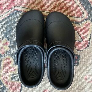 Black Crocs Black Unisex Men’s 10 or Women’s 12